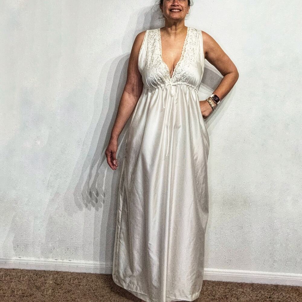 Barbizon Boutique Ivory Satin Lace Trim Nightgown Maxi Slip Dress Sz M
